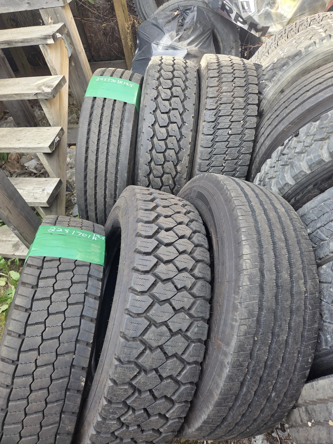 245/70R19.5 and 225/70R19.5 Commercial Tires
