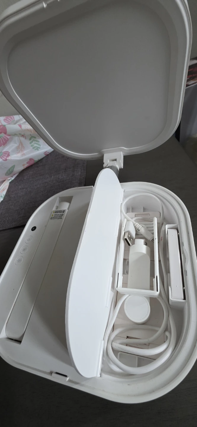 White Foldable Phone Stand with Ring Light - photo 3
