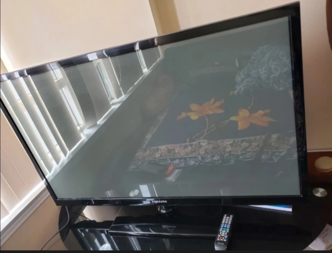 50"Tv + Glass STAND both together fs $160