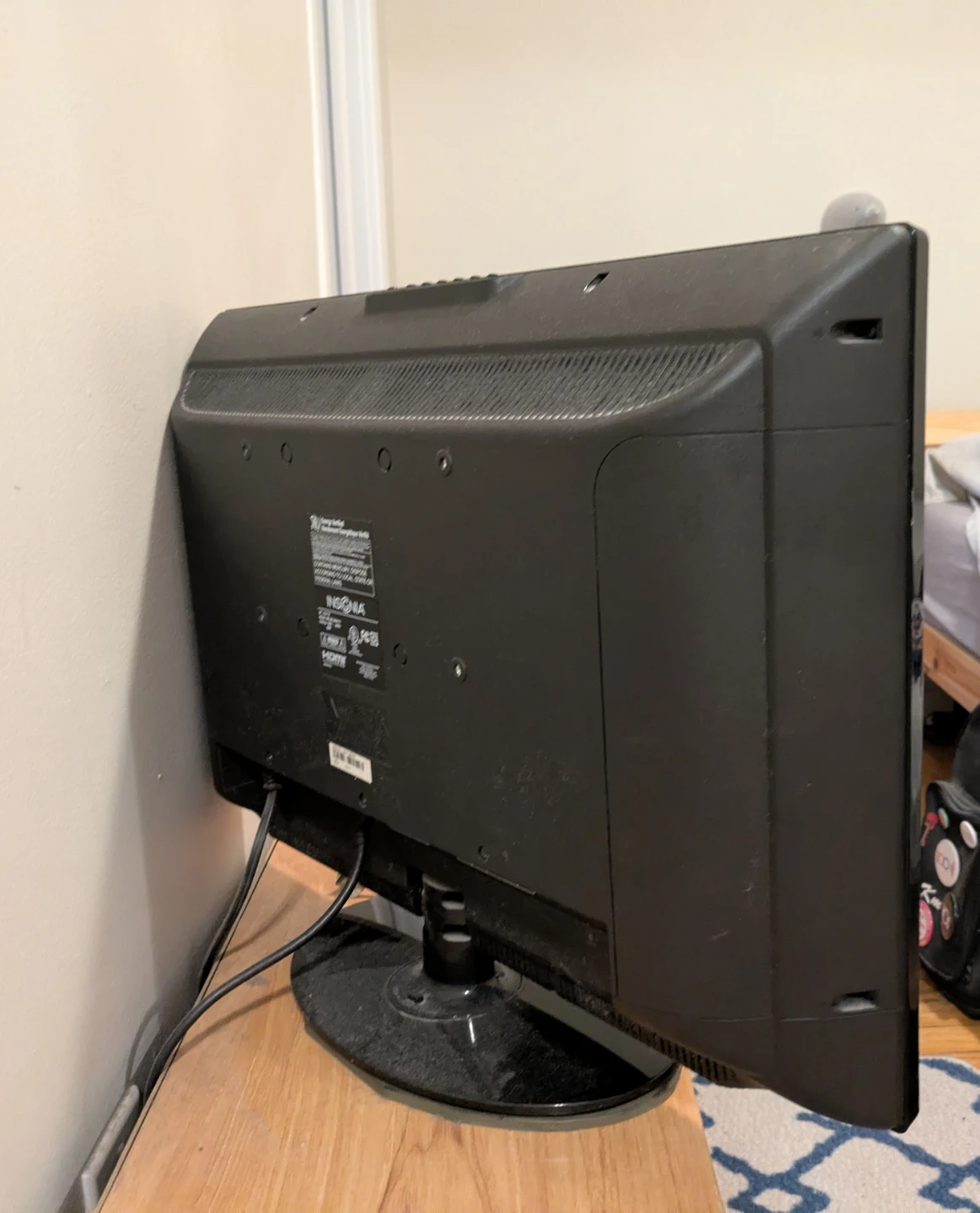 Insignia LED TV - 23.5" Display - photo 2