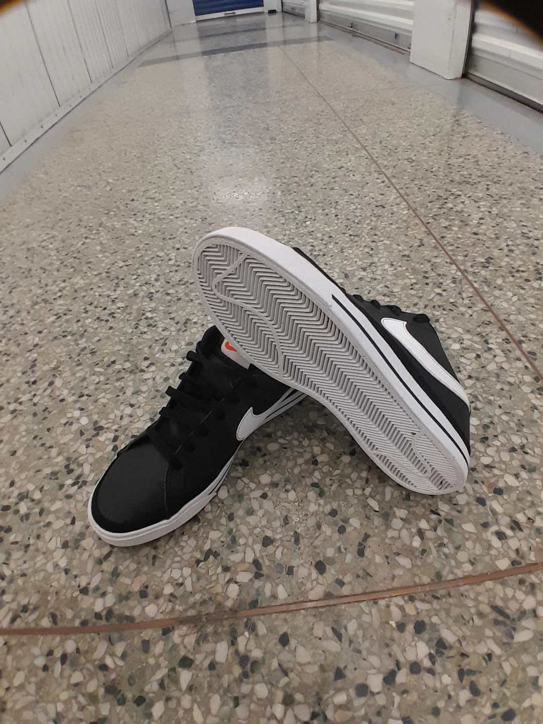 Nike Men's Black Sneakers Women's  Size 8.5 - photo 5