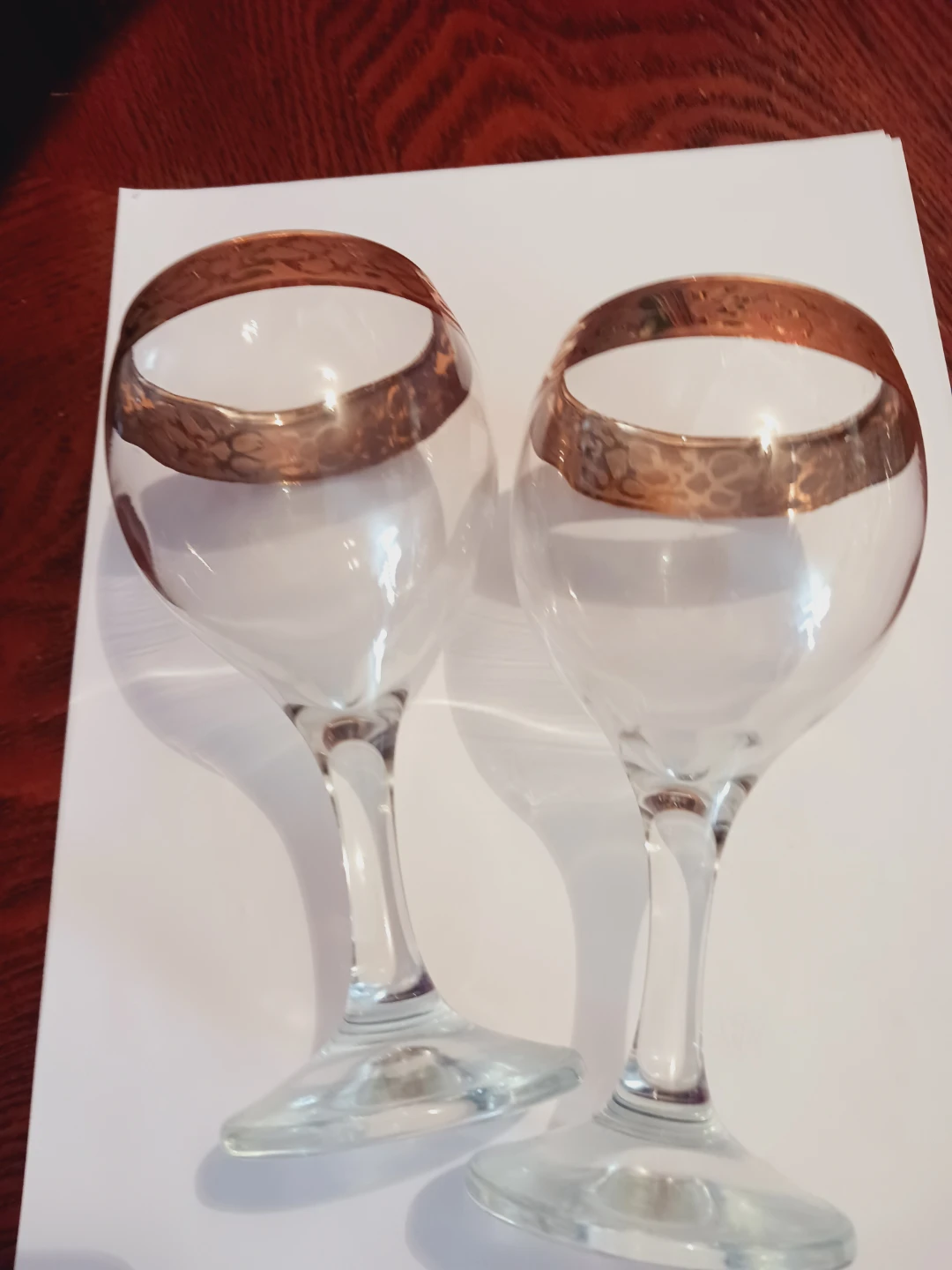 Set of 2 Beautiful Wine Glasses with 22K Gold Rim - photo 3