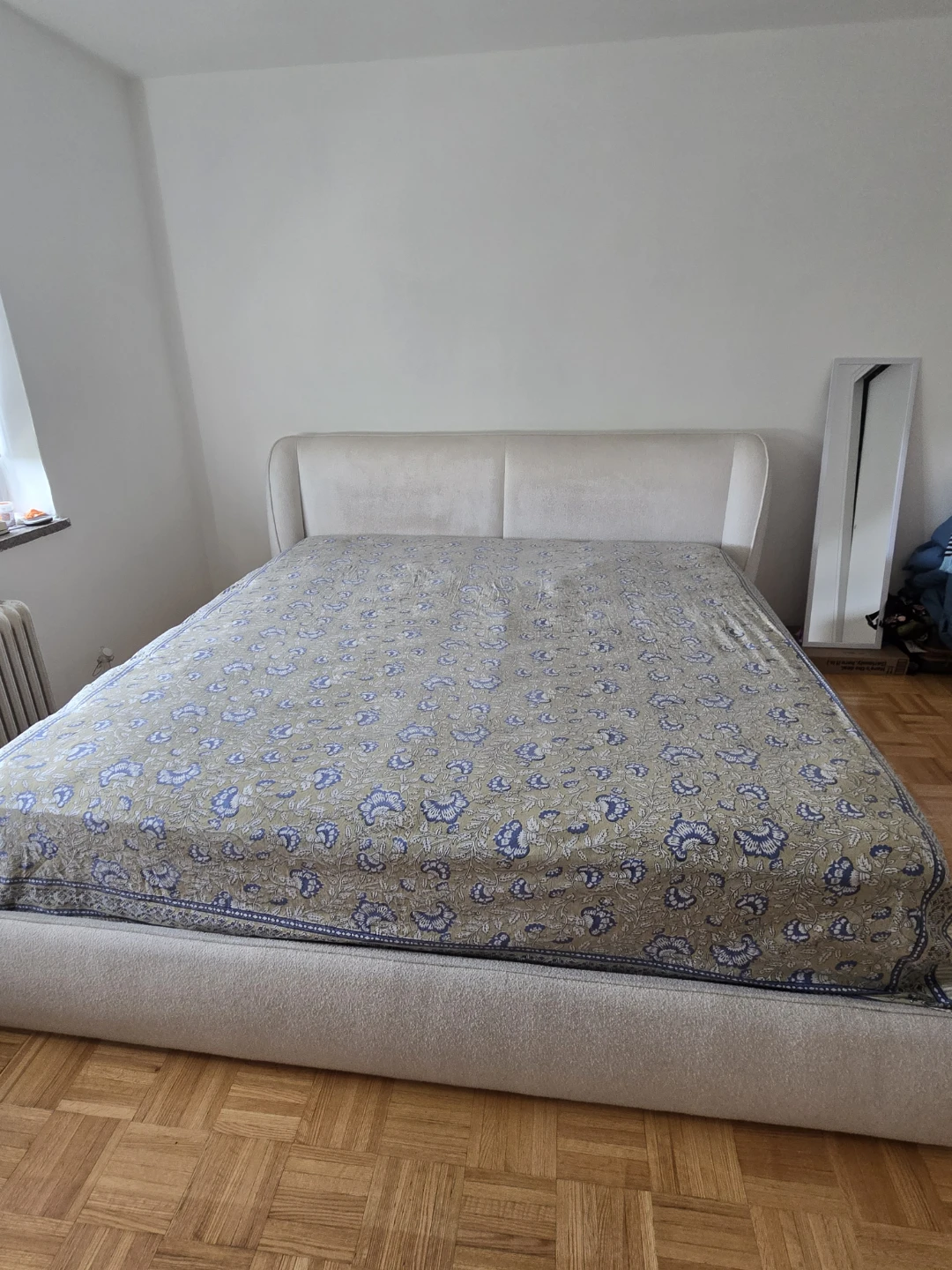 Upholstered king Bed Frame