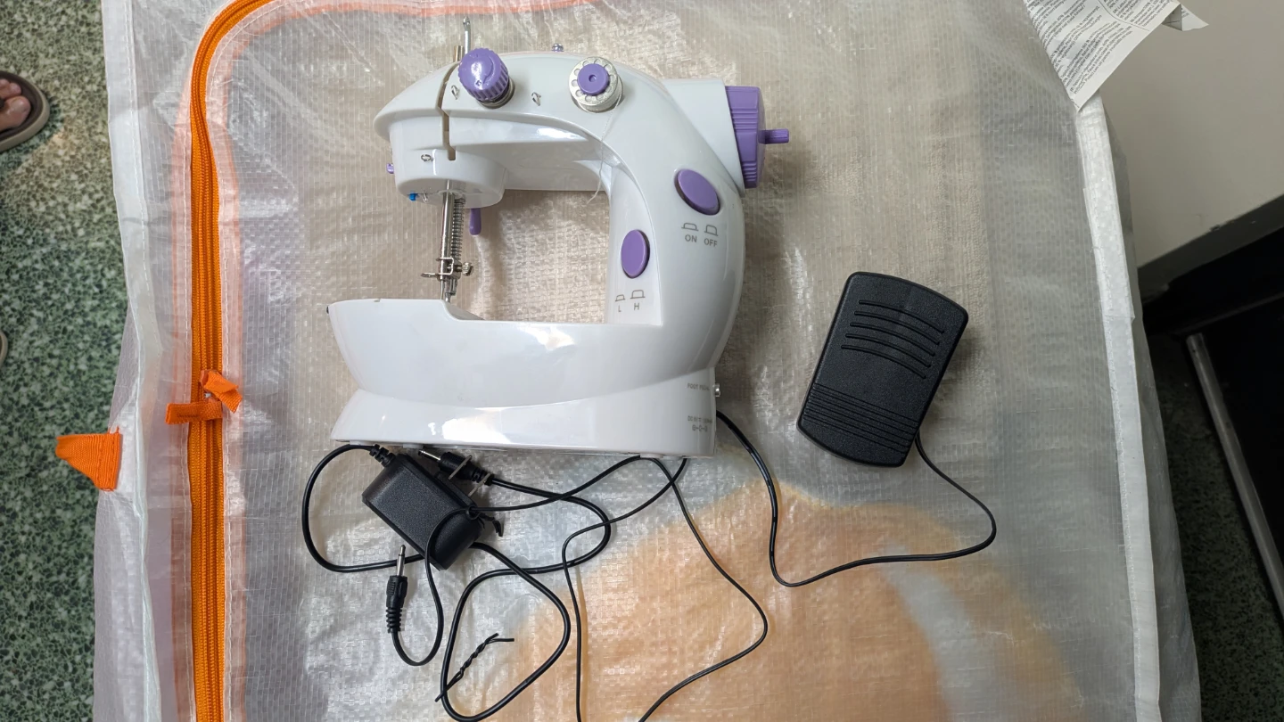 Portable Mini Sewing Machine - photo 2