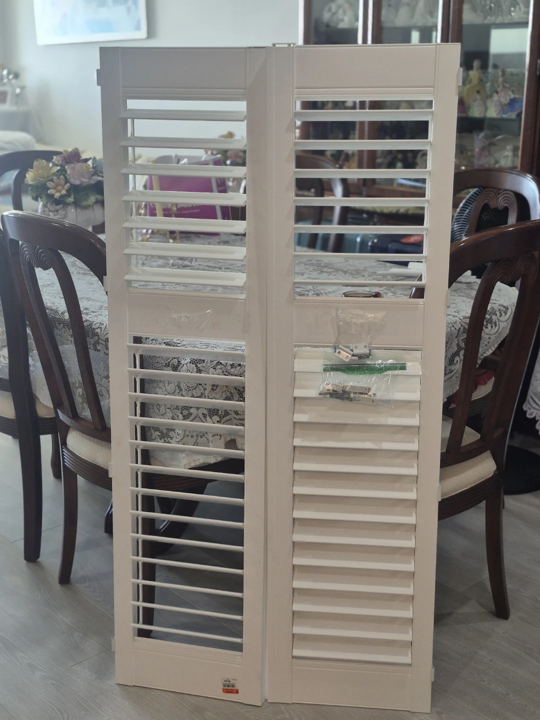 Set of White Louvered Window Shutters - photo 2