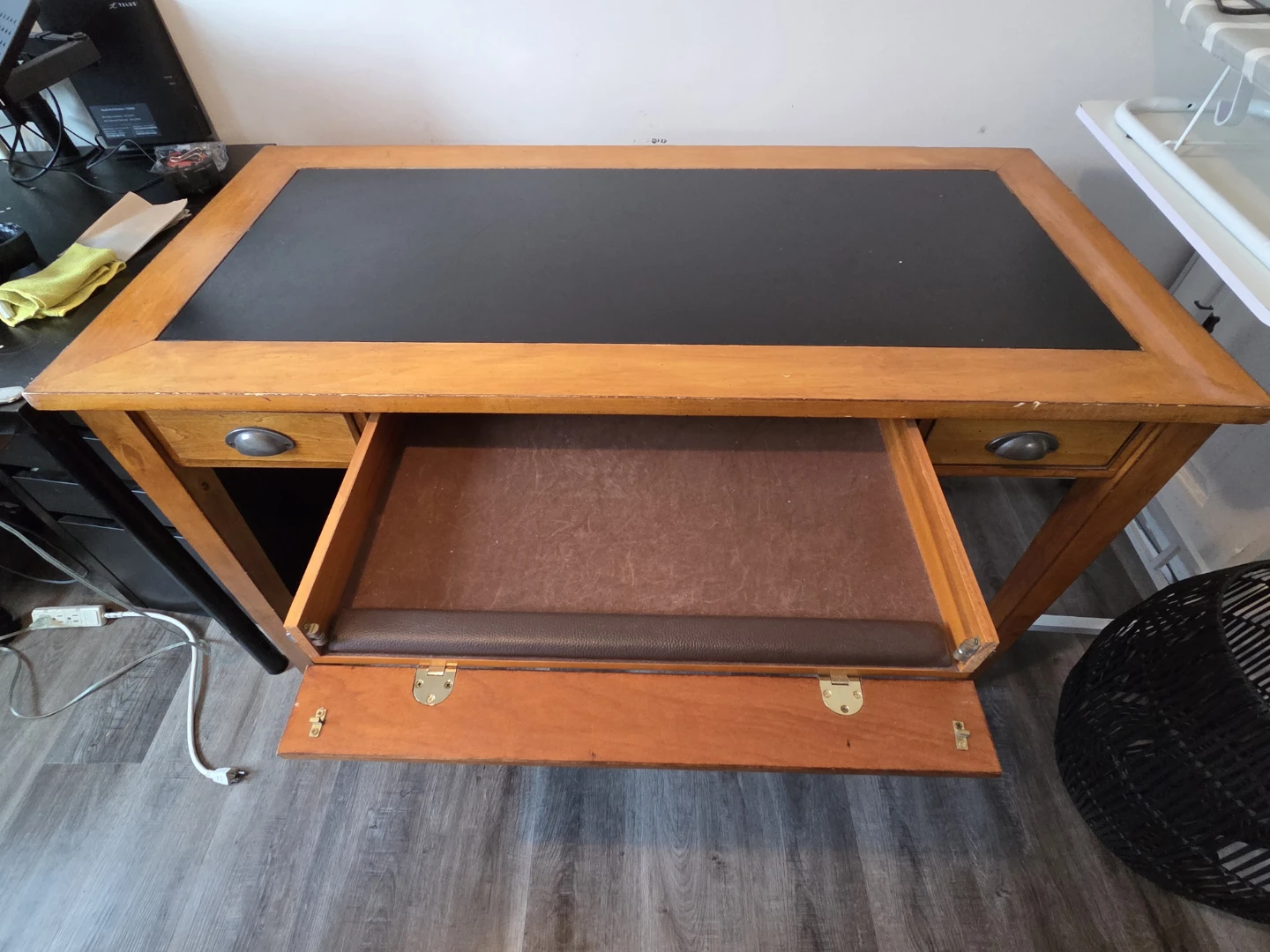 Wooden Desk with Pull-Out Drawer - photo 2