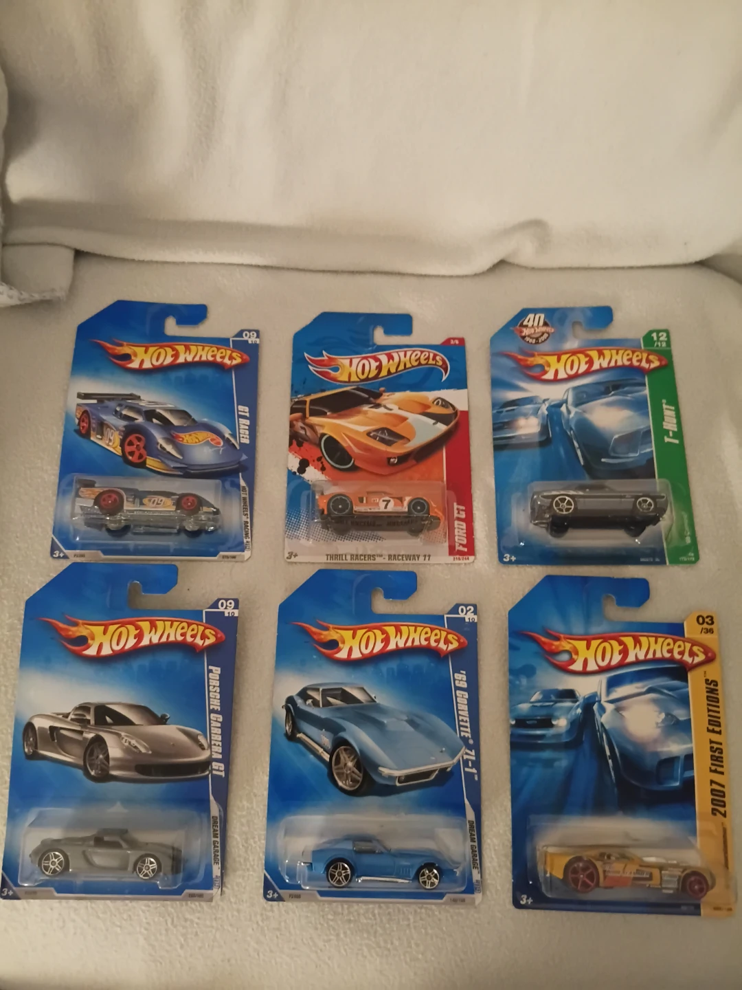 Assorted Hot Wheels Die-Cast Cars Lot (6)