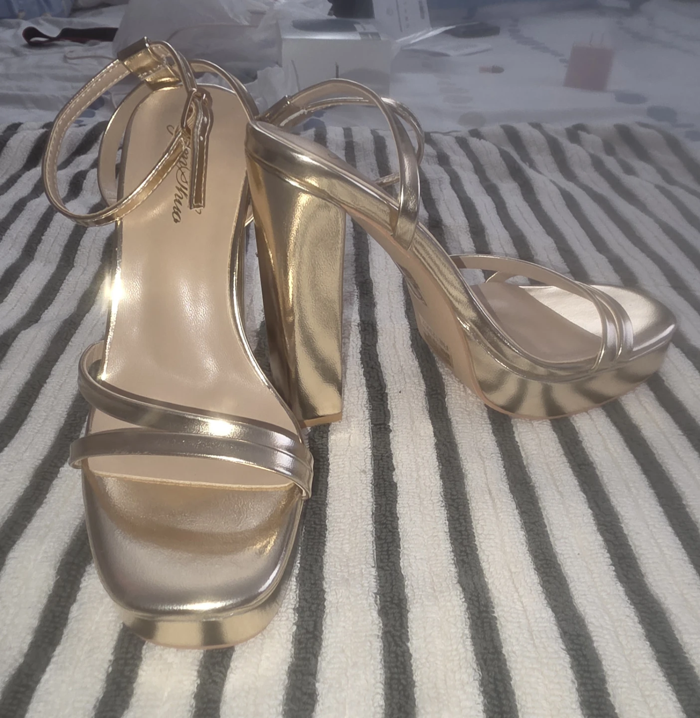 Zapatillas con plataforma Doradas  6 - photo 4
