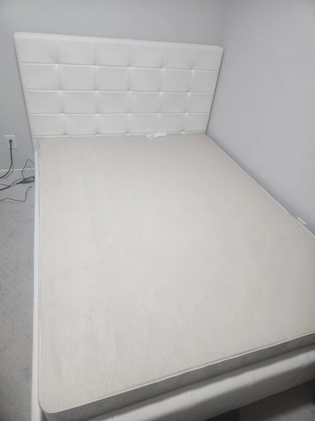 White Tufted Upholstered Queen Bed Frame - photo 3