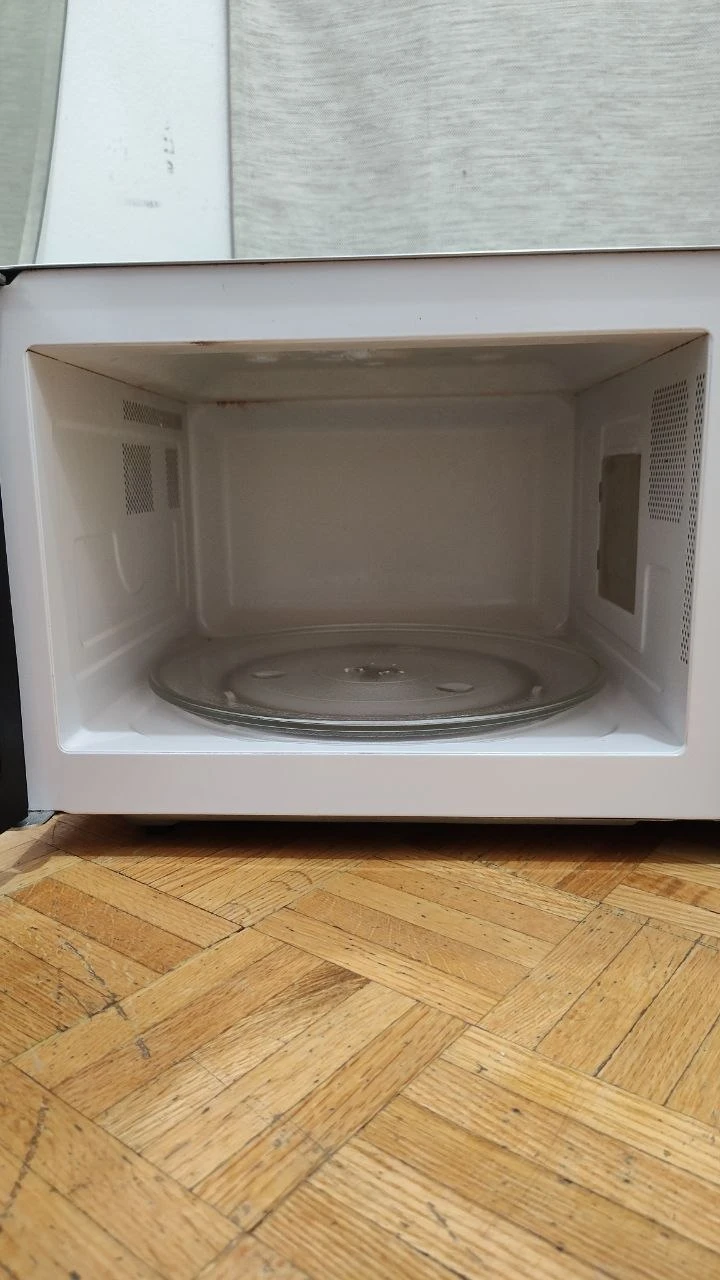 GE Stainless Steel Microwave Oven 1000W - Model JES1138SNC01 - photo 4