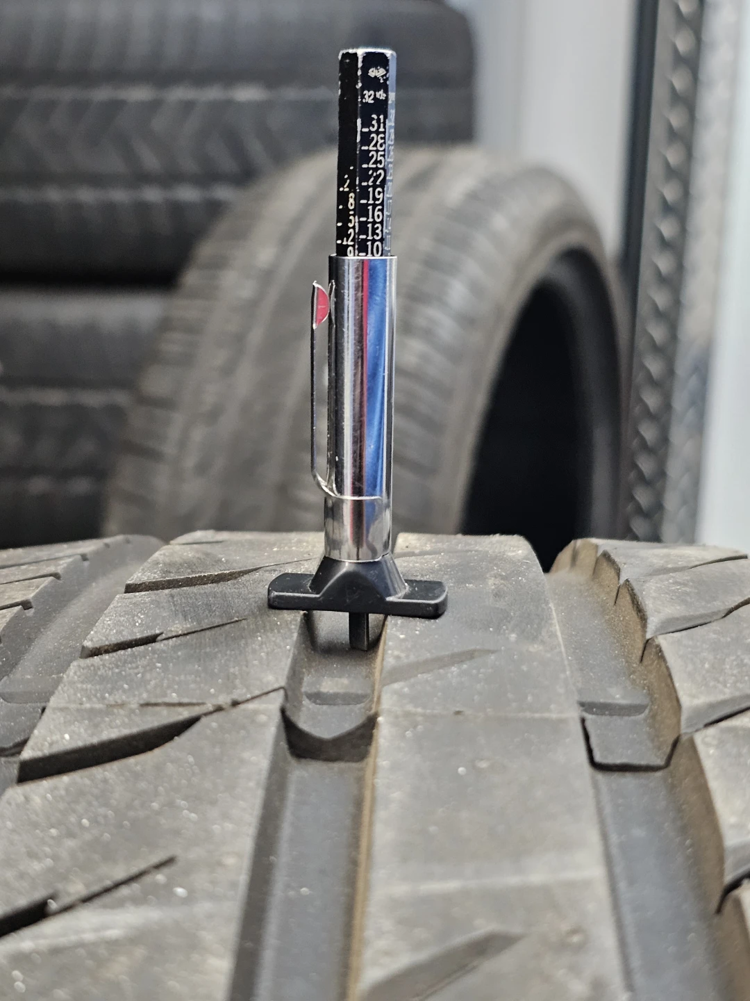 245/40 R19 ALL SEASON TIRE (1 ONLY) - photo 3
