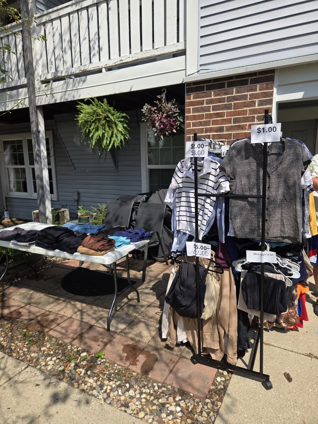 YARD SALE ** ALL CLOTHES* Naperville Waterford Greens Apartments
