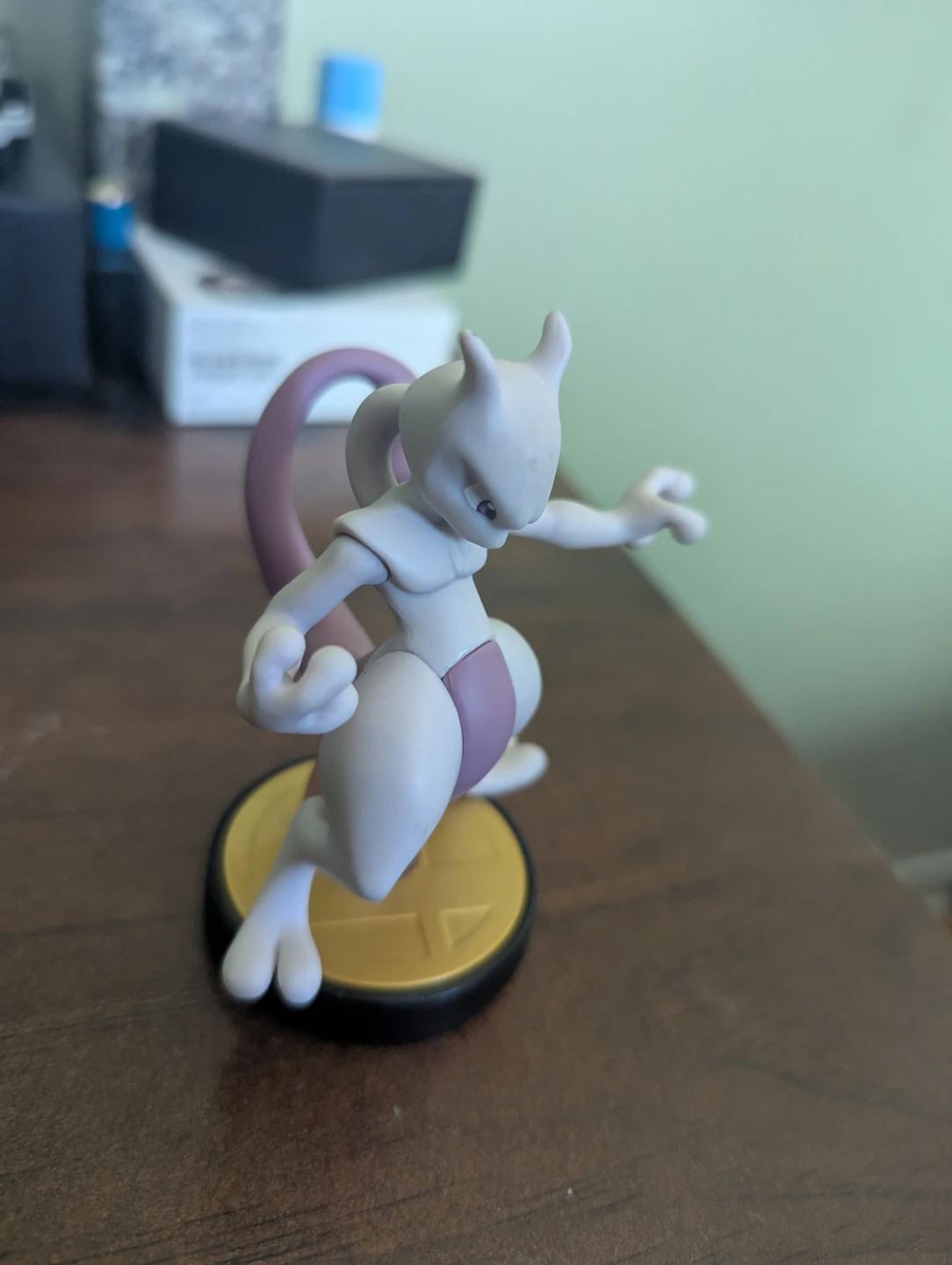 Nintendo Mewtwo amiibo