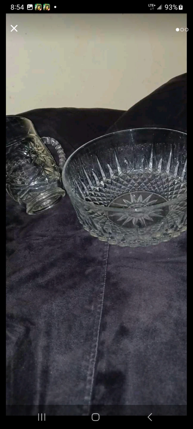 Clear glass serving bowl and pitcher set