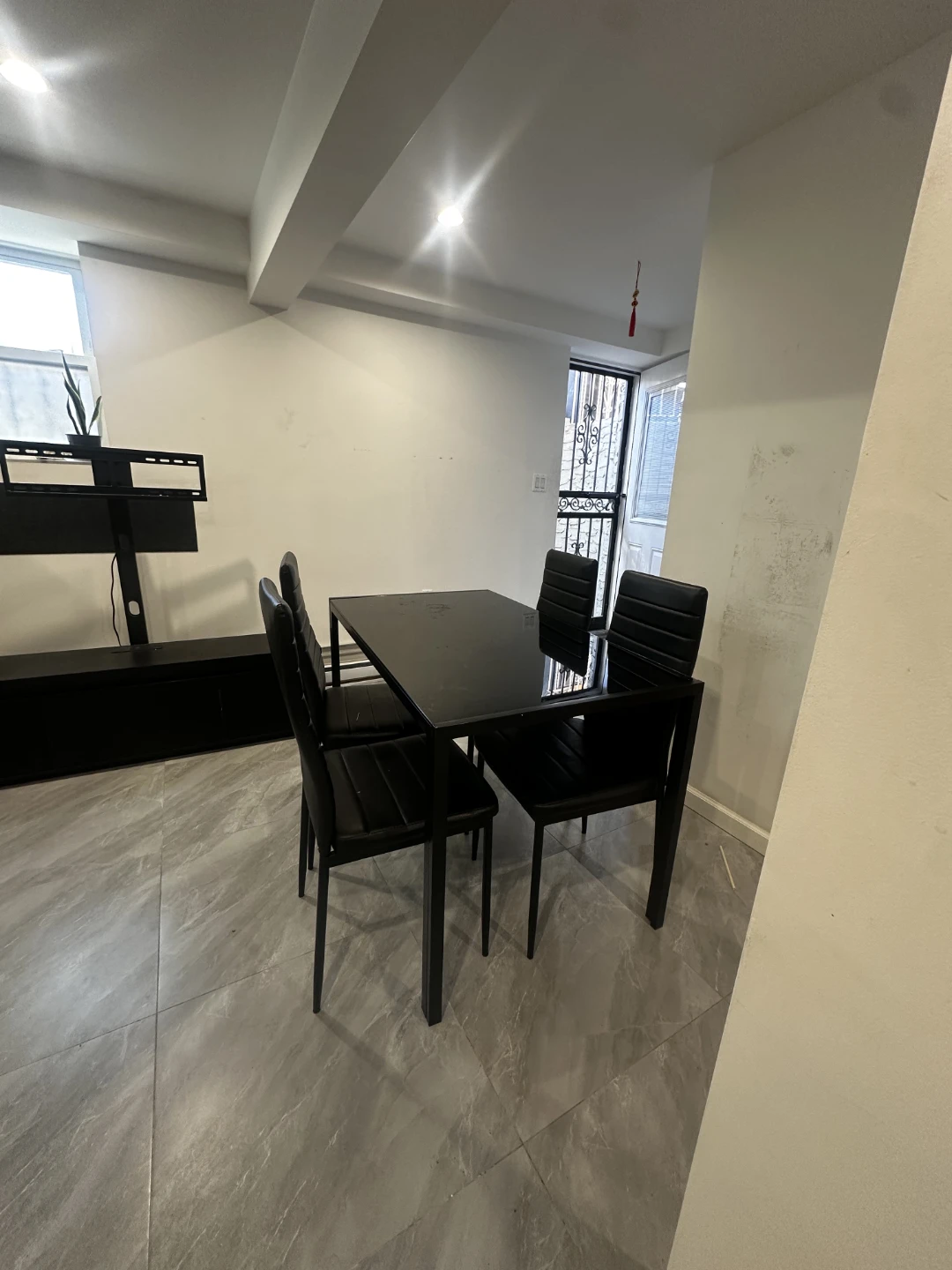 Comedor, Mueble de TV y Estanterías - photo 2