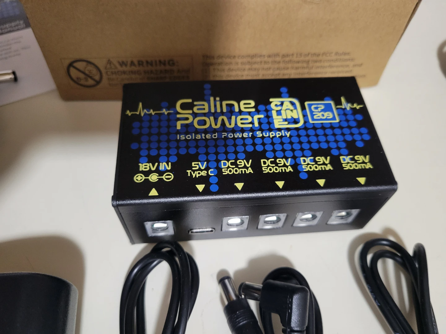 Caline Guitar Pedal Power Supply,9V 500ma / 4 ports - photo 2