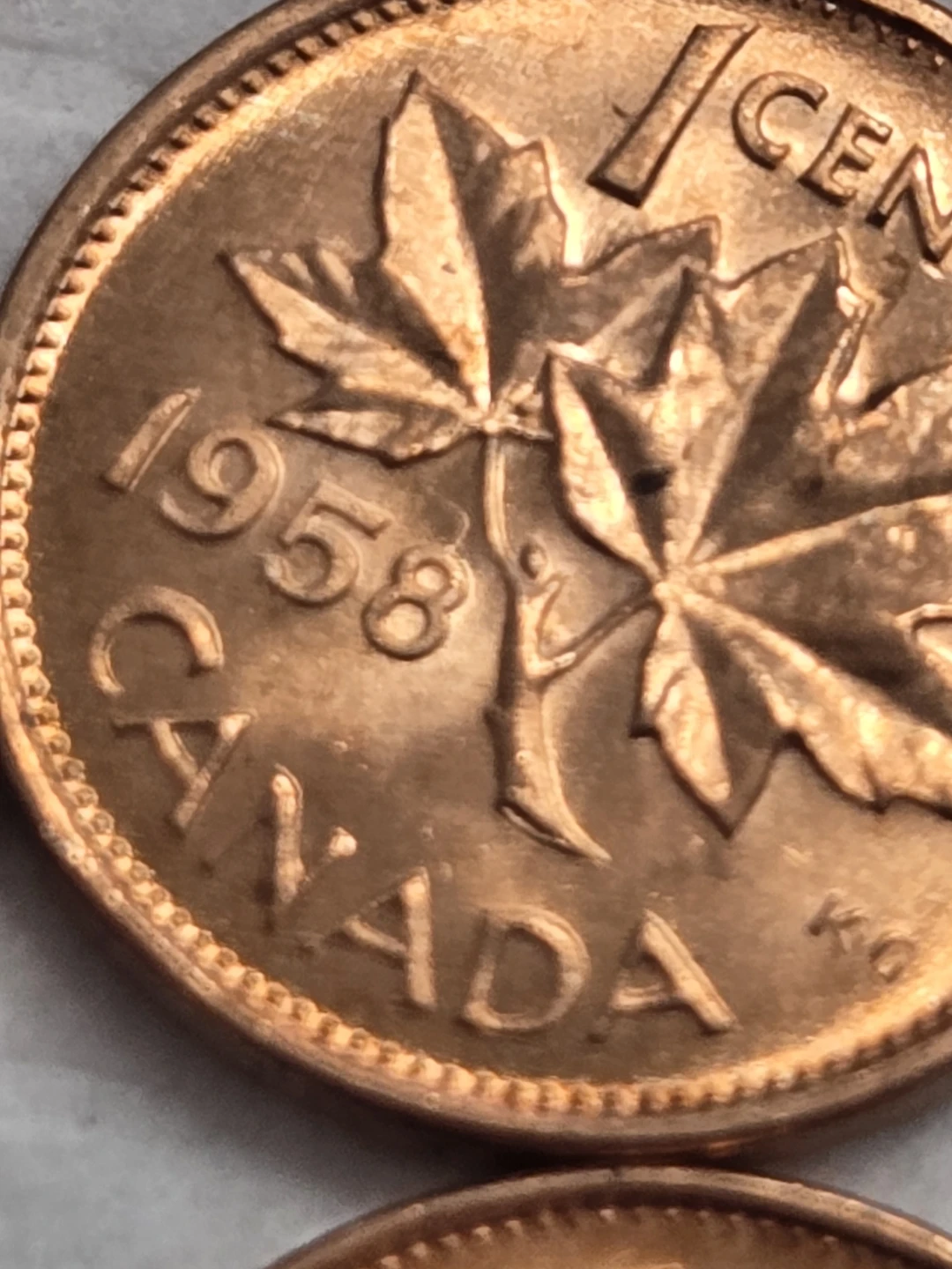 50 Vintage "Hanging 8" 1958 Canadian One Cent Coins - photo 4
