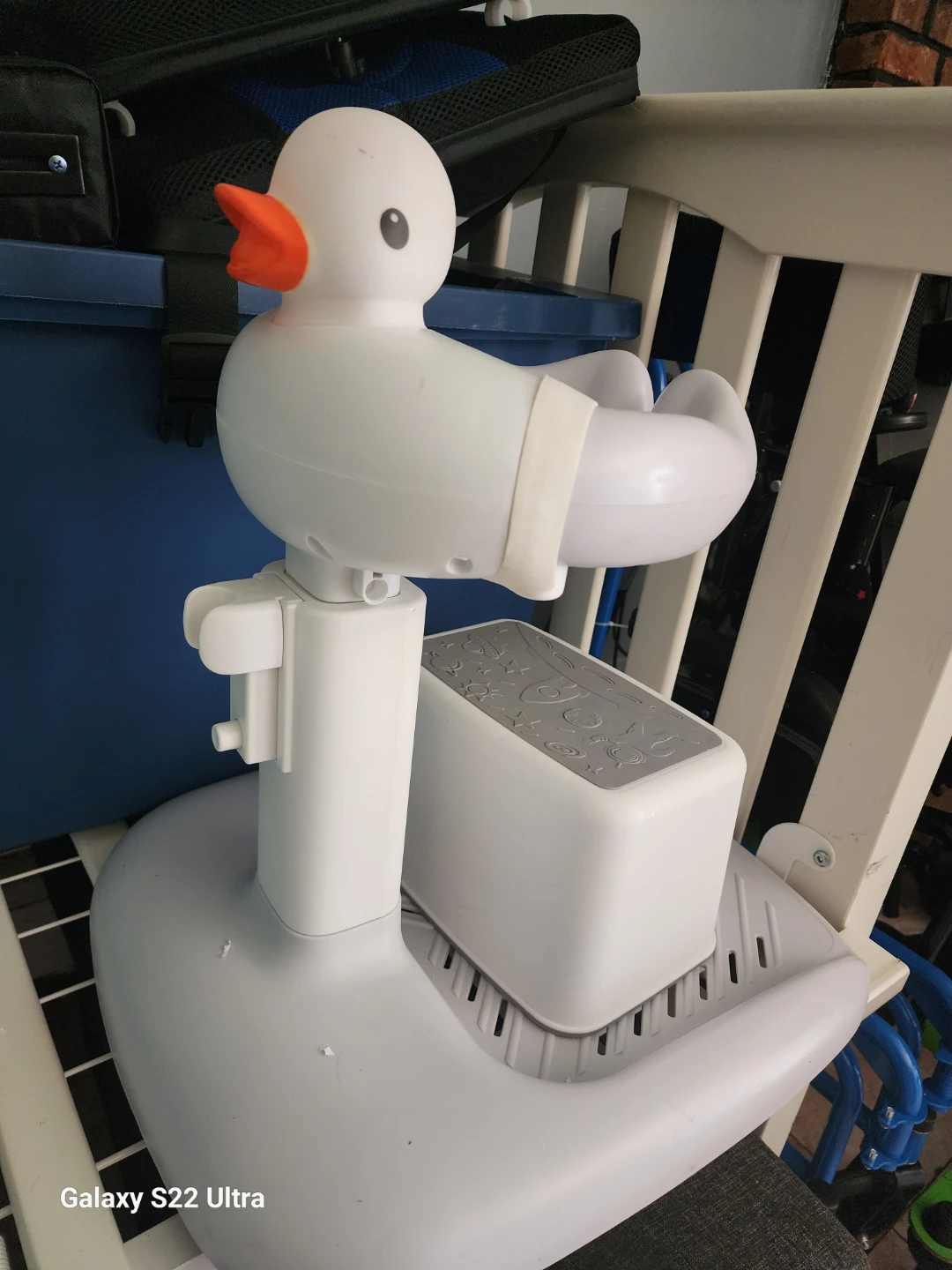White Duck Baby Bathtub Seat with Tray