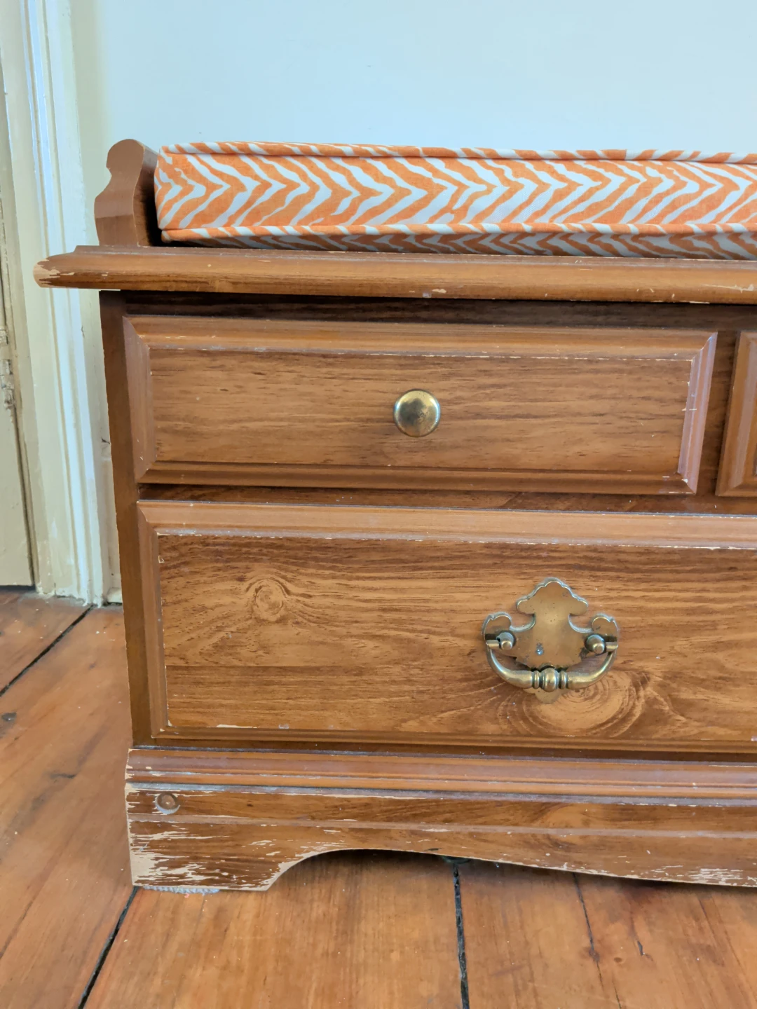 Vintage Cedar-Lined Storage Bench / Hope Chest - photo 4