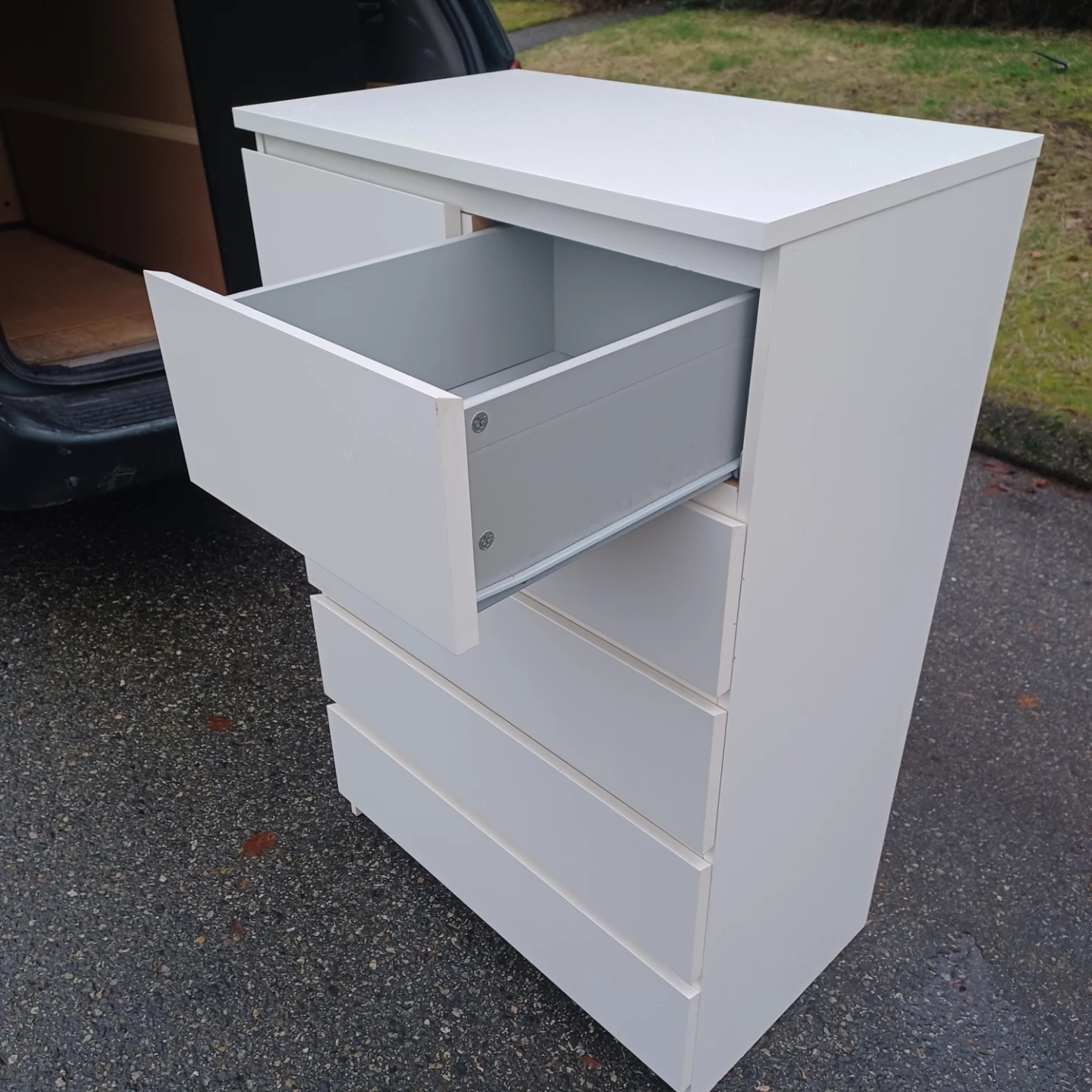 Malm Ikea dresser delivery available - photo 3
