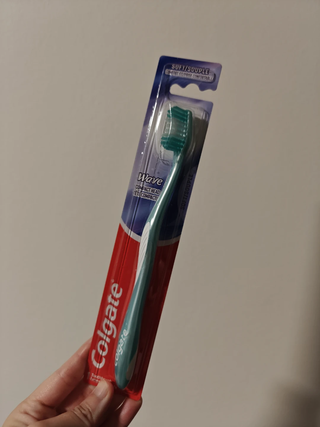 Colgate Wave Toothbrush - Soft