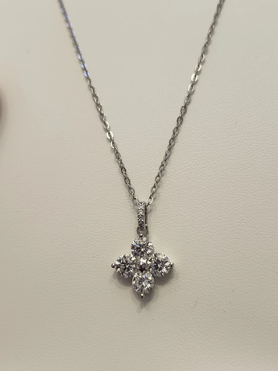 Moissanite Flower Pendant Necklace - photo 4