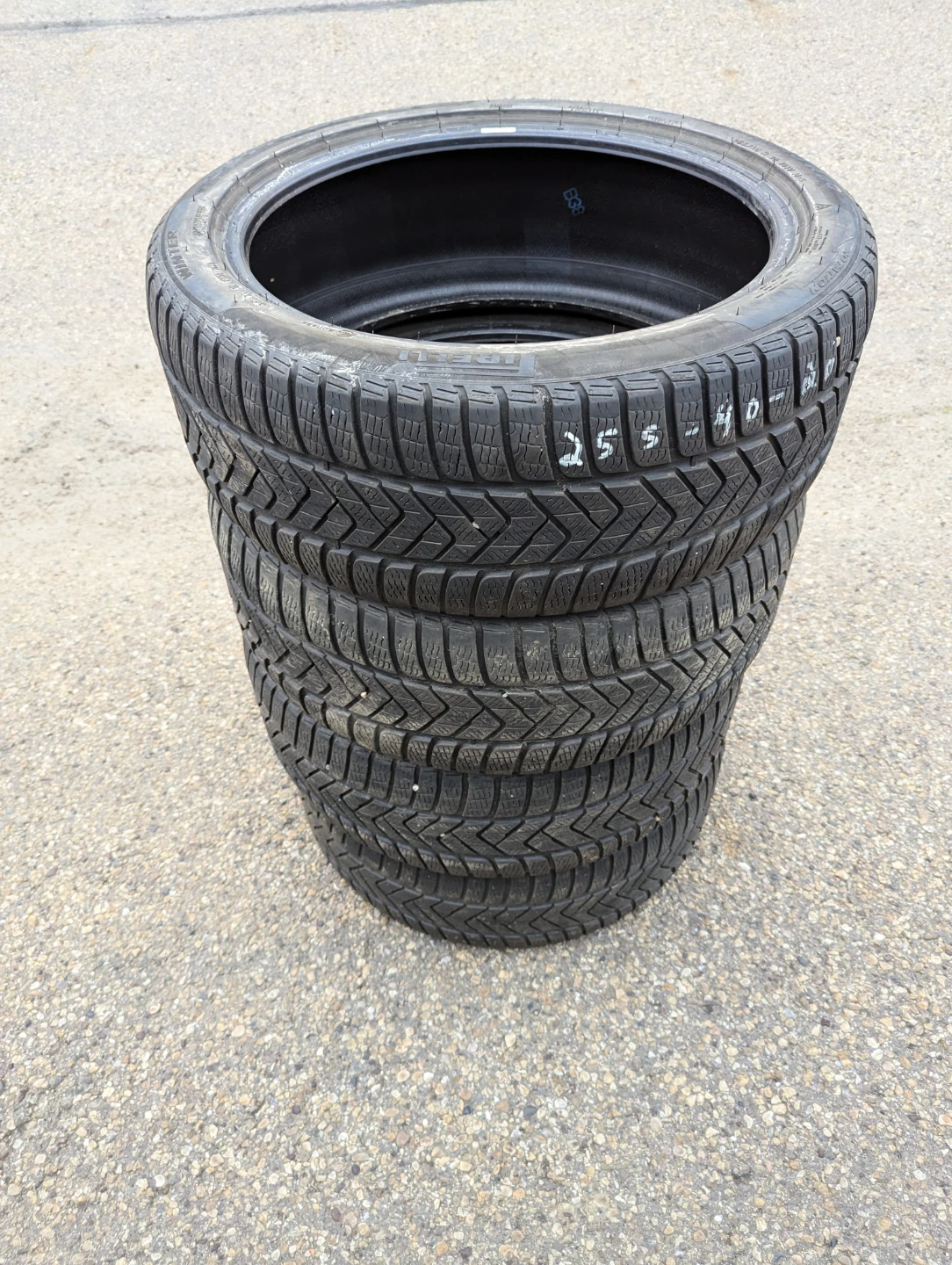 255/40R20 Pirelli Winter Tires (Set of 4)