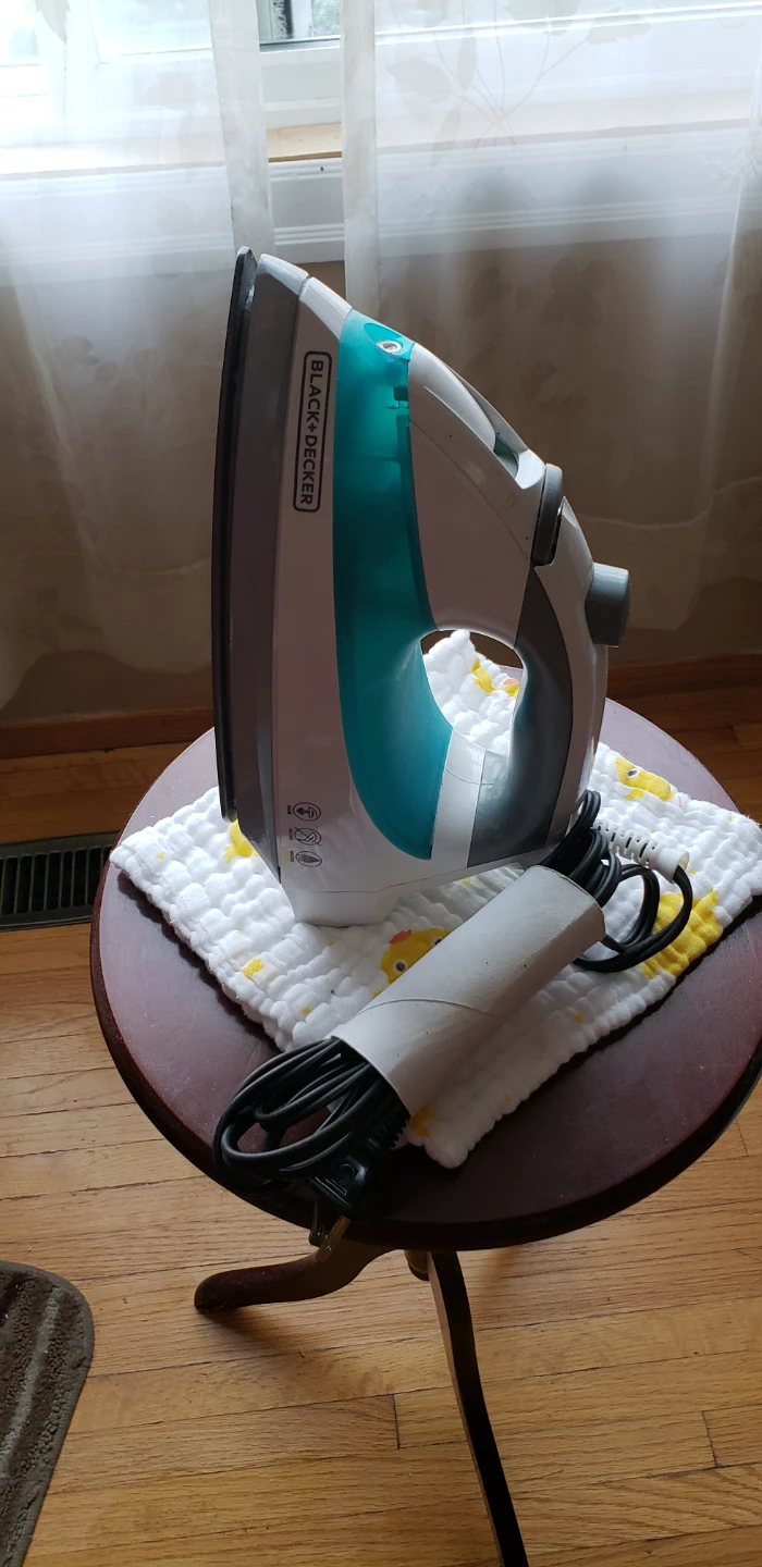 Black+Decker IR0820C Steam Iron