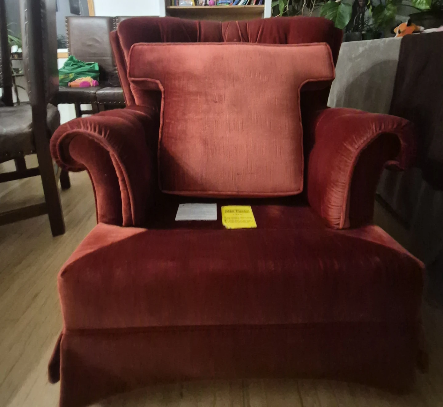 Sklar-Peppler Red Velvet Armchair - photo 3