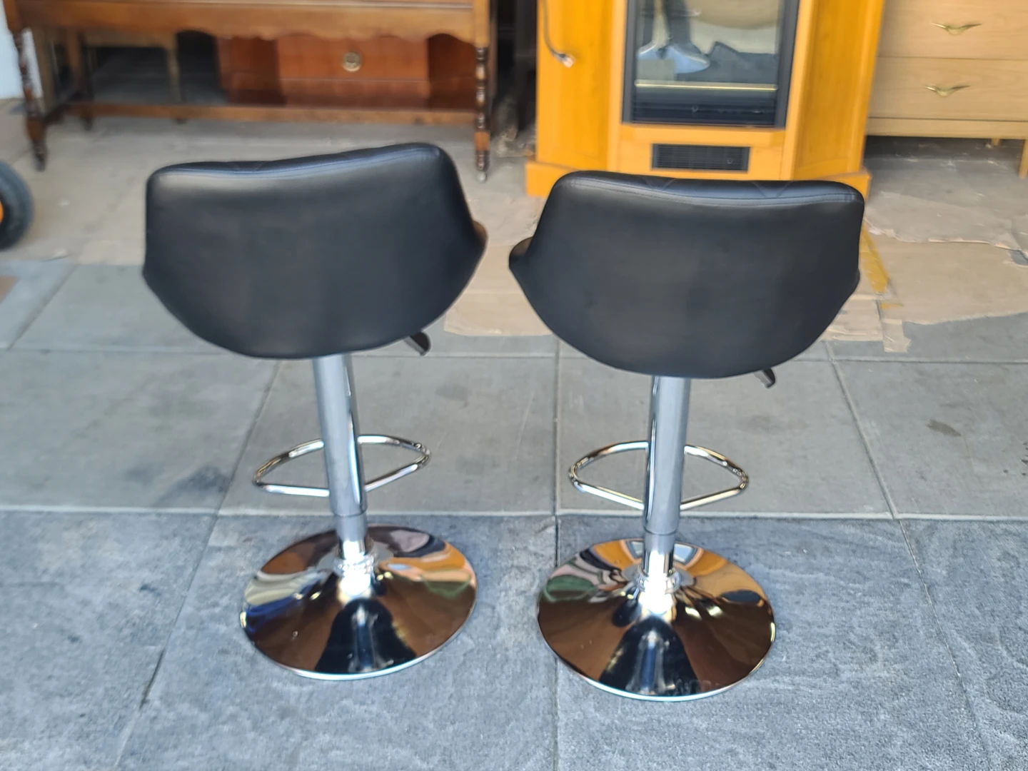 Pair Of Modern Black Quilted Bar Stools-Adjustable & Swivel - photo 3
