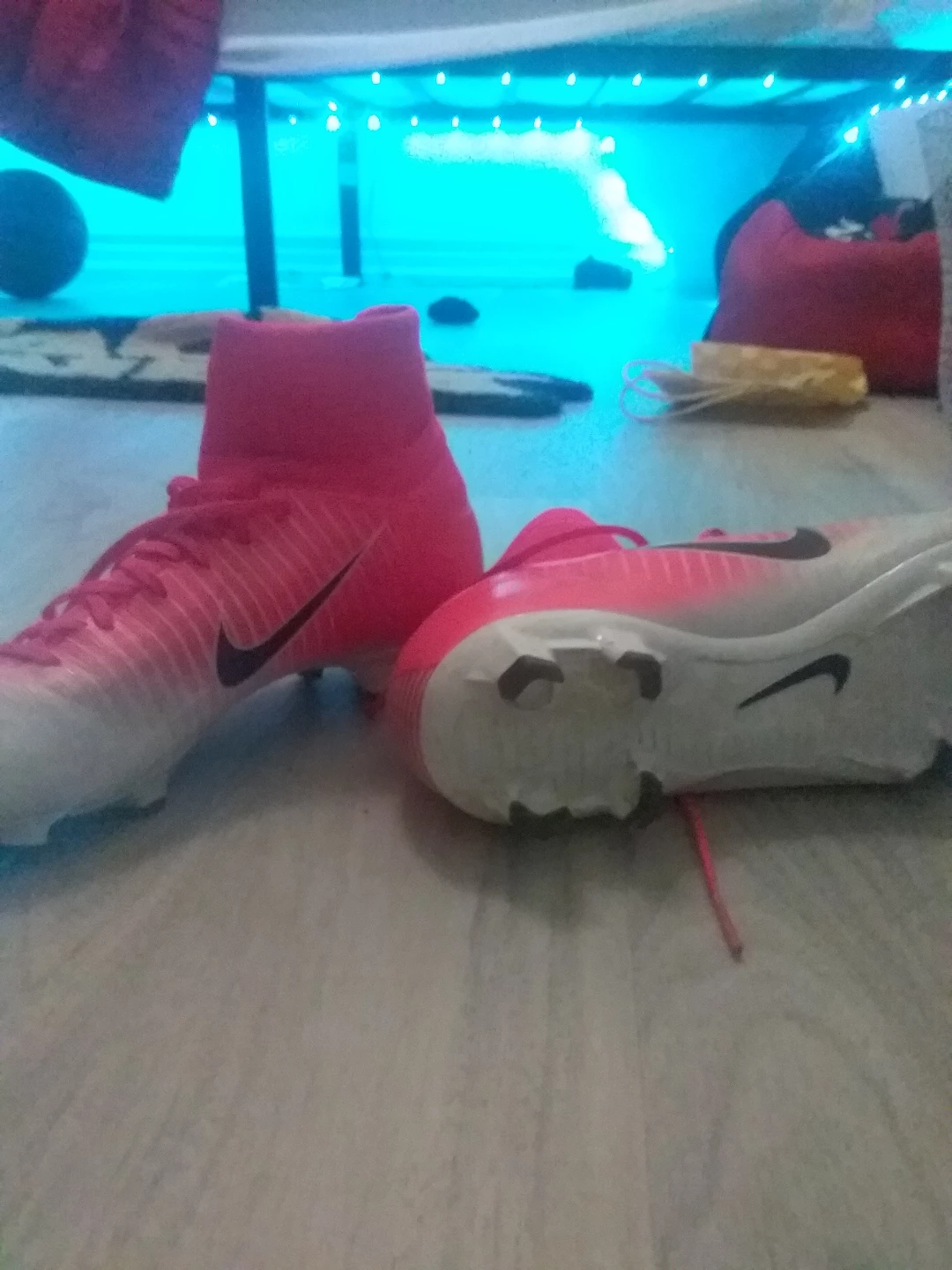 Soccer cleats - photo 3