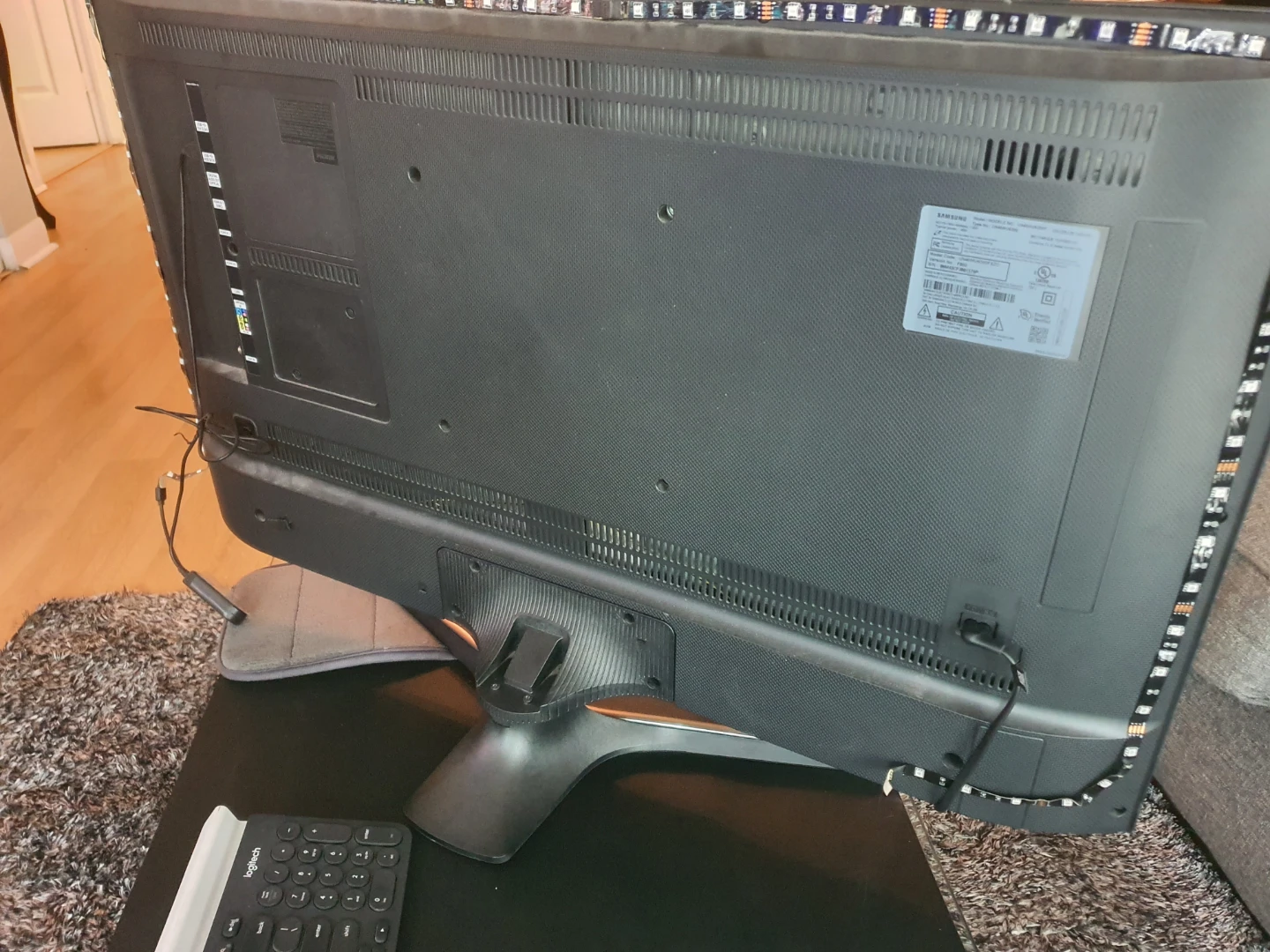 Samsung UN40MU6300 40" Smart TV - photo 2