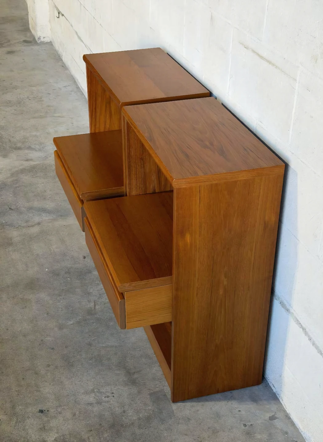 Matching Pair of Mid Century Modern Teak Nightstands - photo 4