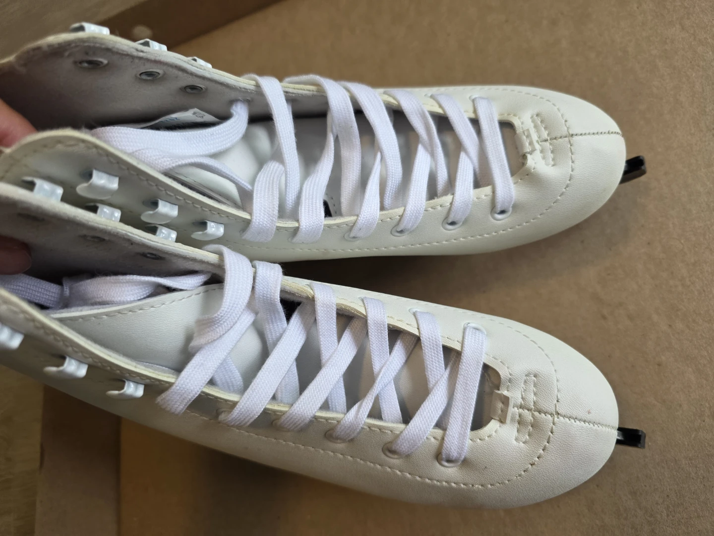 Decathlon Figure Skates Size US W6.5 - photo 2