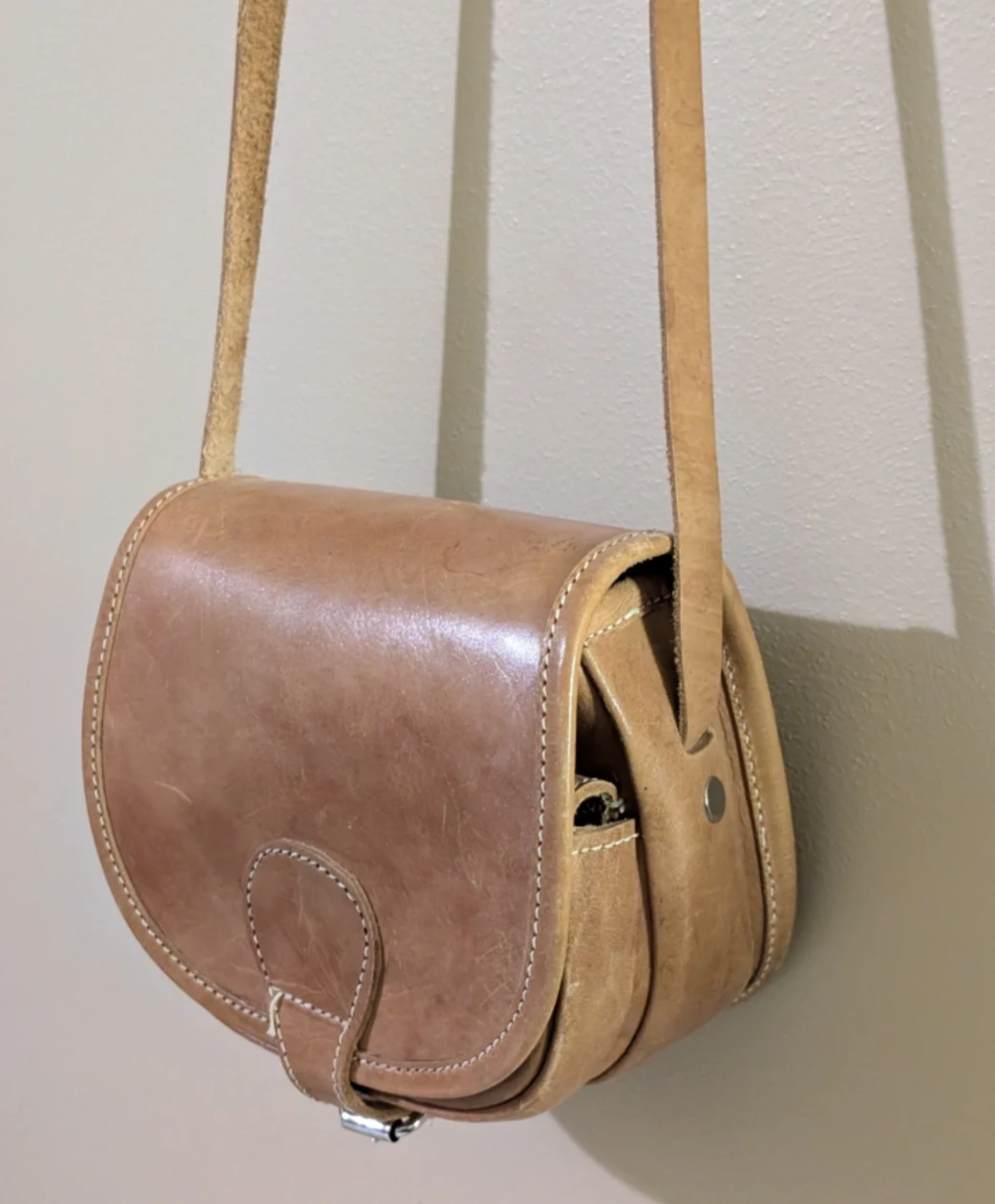 Vintage Tan Leather Crossbody Bag - photo 3