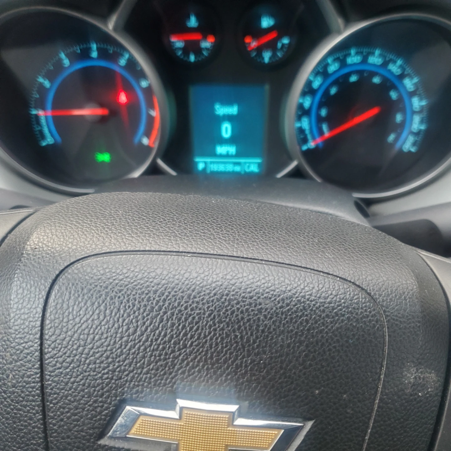 Chevrolet Cruze sedan - photo 2