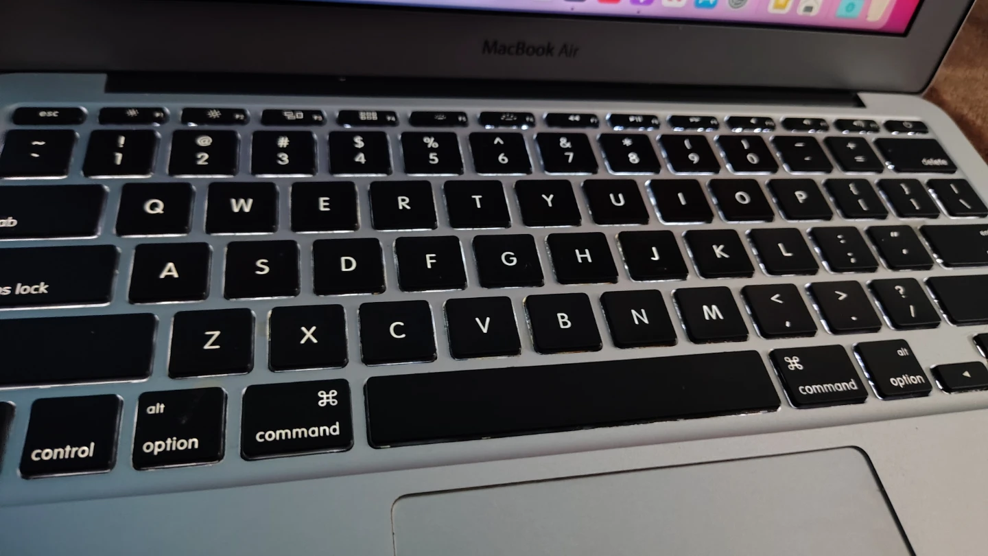 Apple MacBook Air 11-inch Early 2014 - photo 2