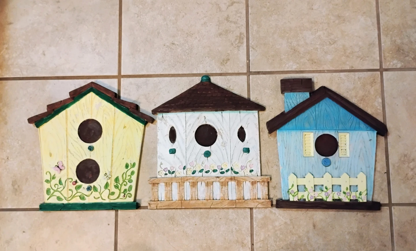 BIRDHOUSE-THEMED STEPPING STONES