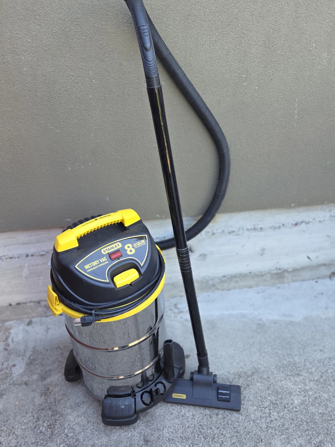 Stanley 8 Gallon Wet/Dry Vac - photo 2