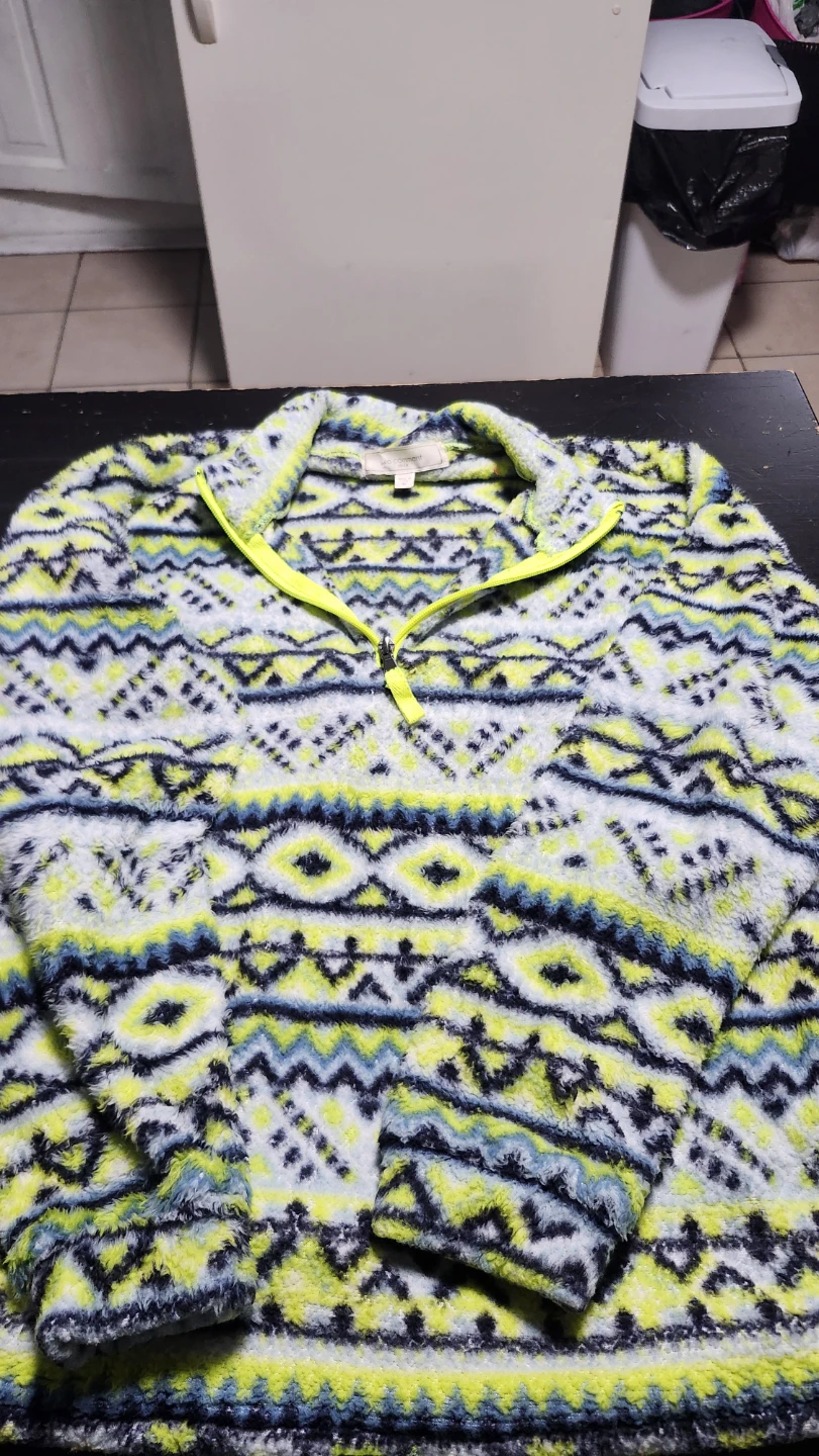 Le Comment Fuzzy Pullover