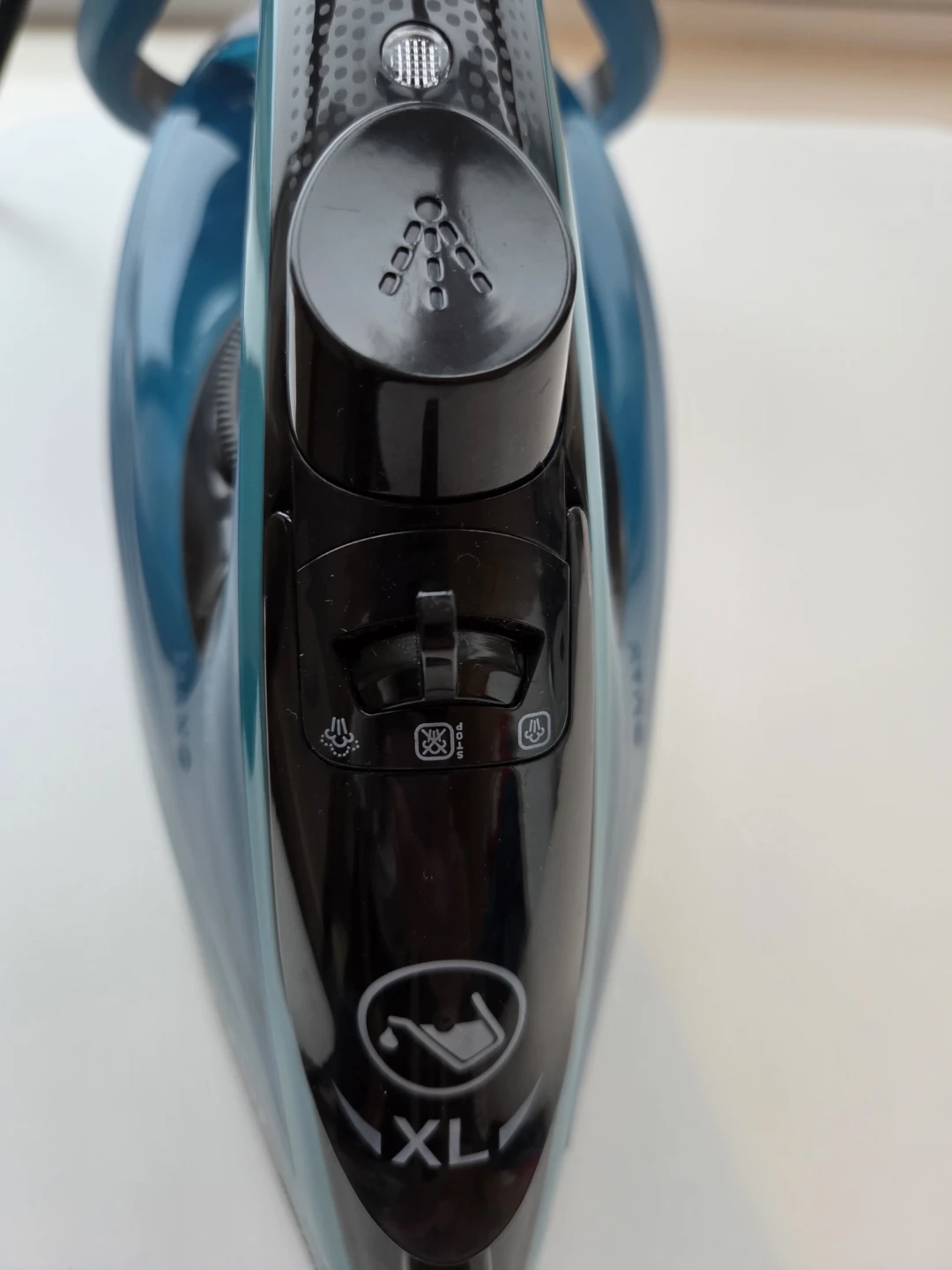 T-fal Ultraglide Plus Steam Iron - photo 3