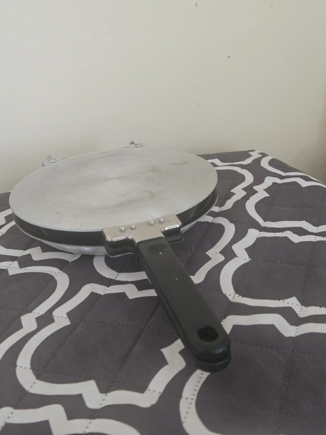 Double Sided Flipping Pan