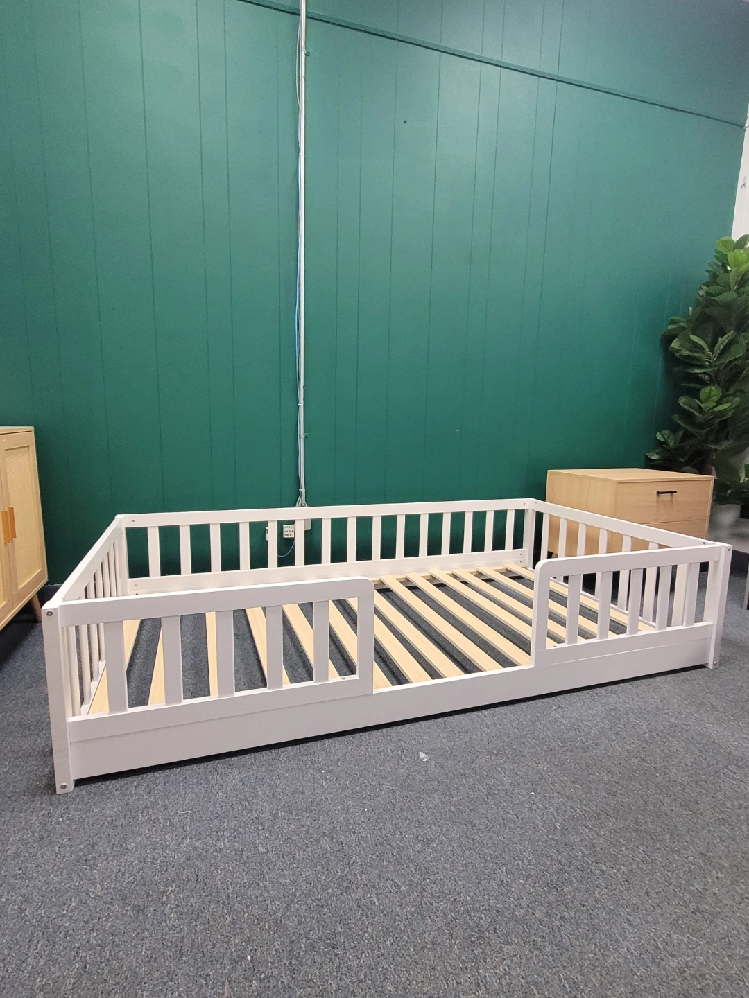 White toddler floor bed frame ( we have single or full size) - photo 3