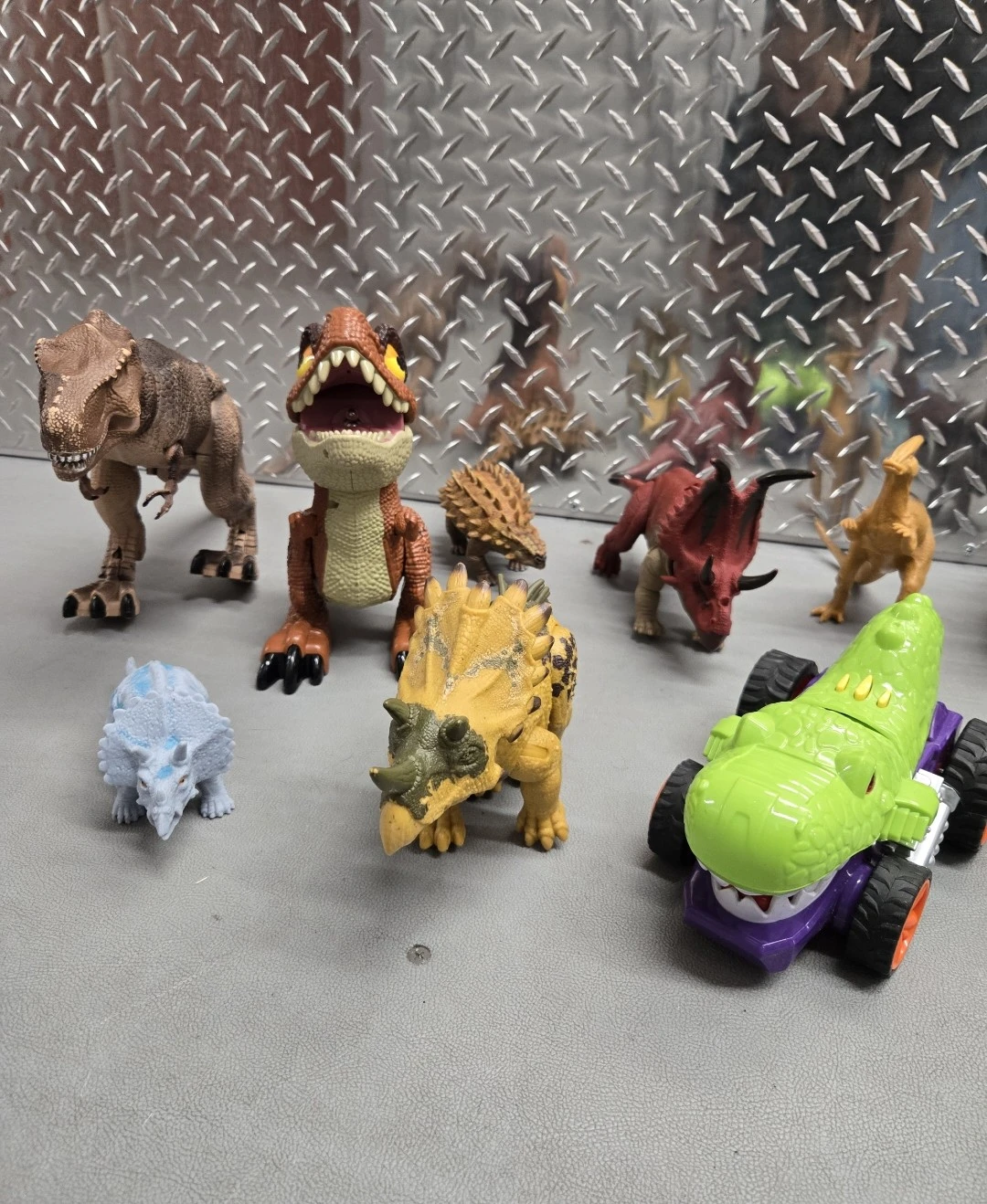 Huge 15pc Dinosaur Toy Figure & Monster Truck Lot - photo 2