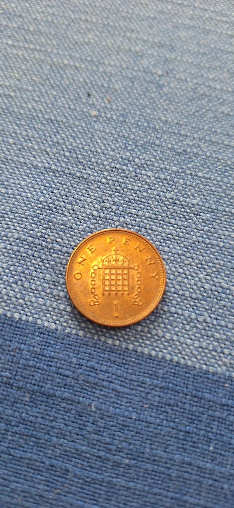 1999 United Kingdom One Penny Coin - photo 2