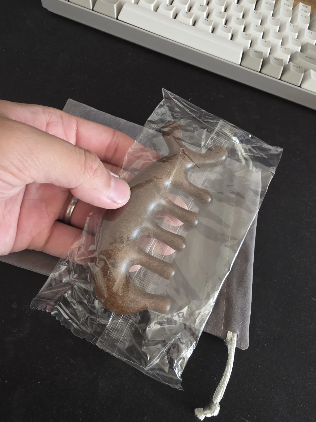 Wooden Hair Comb - photo 2