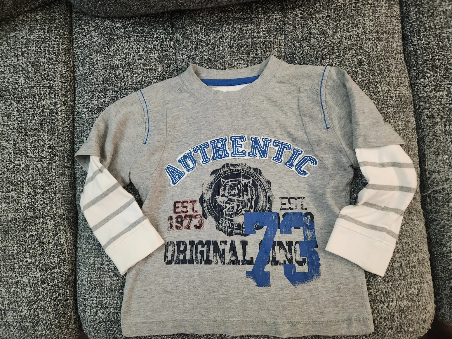 Cherokee Boys' Layered-look  long sleeve graphic T-shirt-Size 4 - photo 4