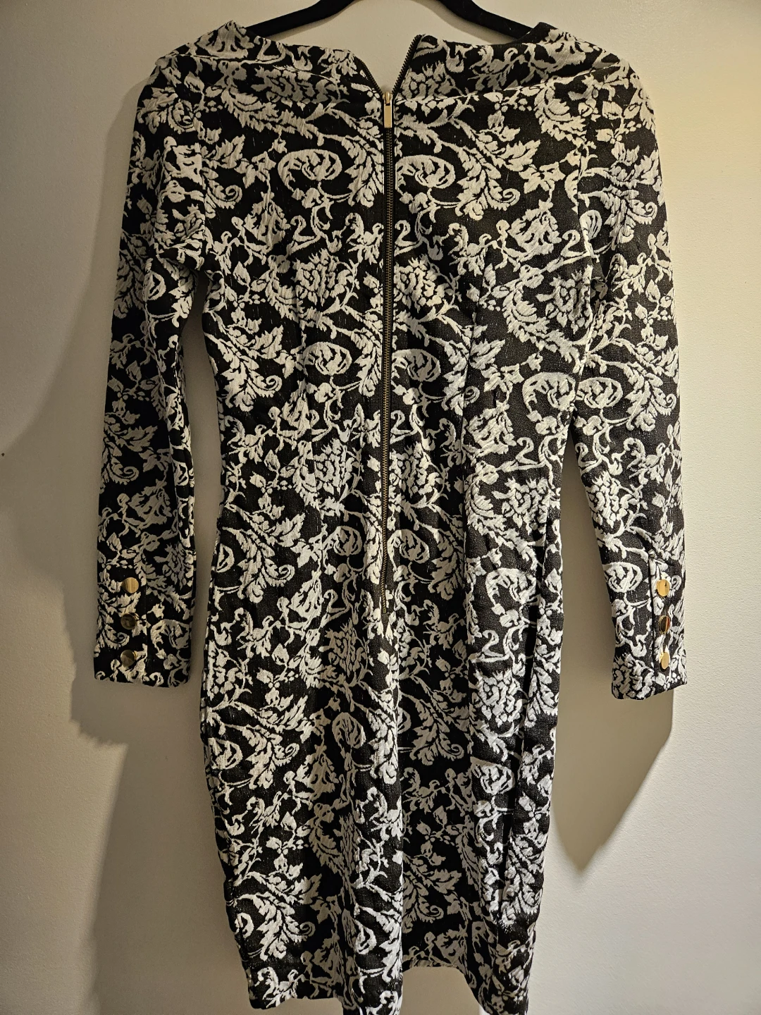 Black and White Damask Pattern Long Sleeve Dress - photo 2