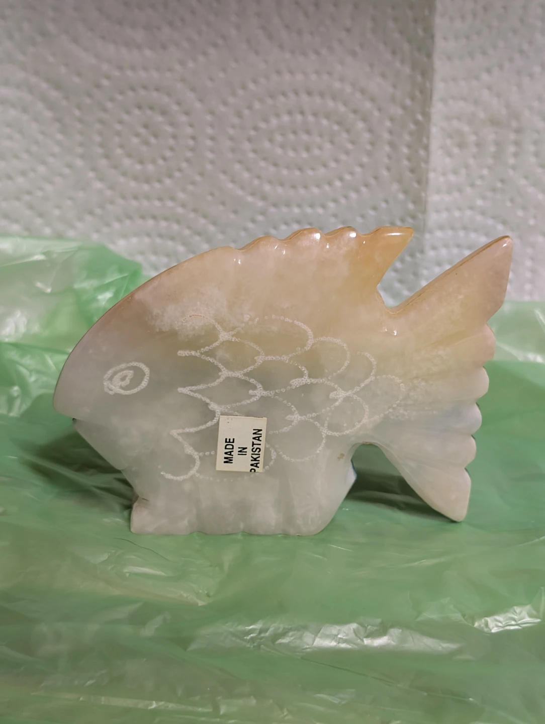 Hand-carved marble fish ornament - photo 2