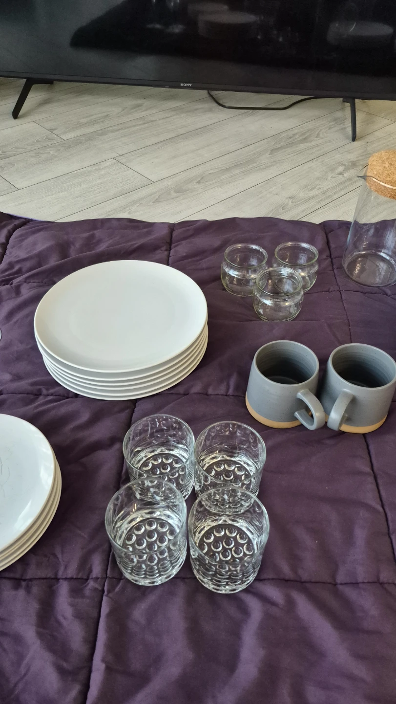 $15 everything. Selling glasses. Plates. Wine glasses. - photo 3